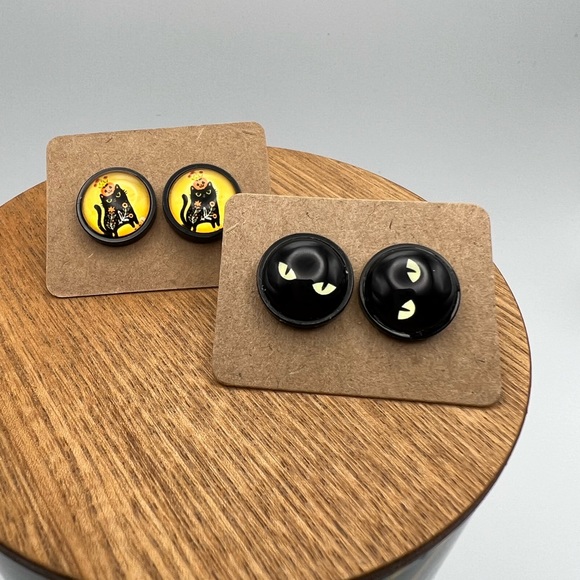 Classic Round Cat Stud Earrings - Stylish Boho Cat Lover Stud Earrings - Picture 9 of 11